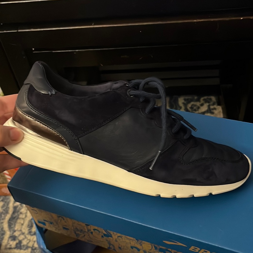 Leather and suede. Only one time used